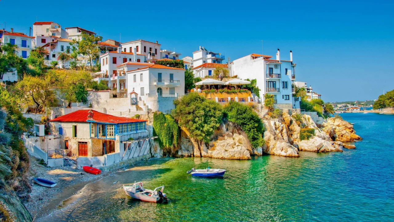 Skiathos – între mare, soare și tradiții