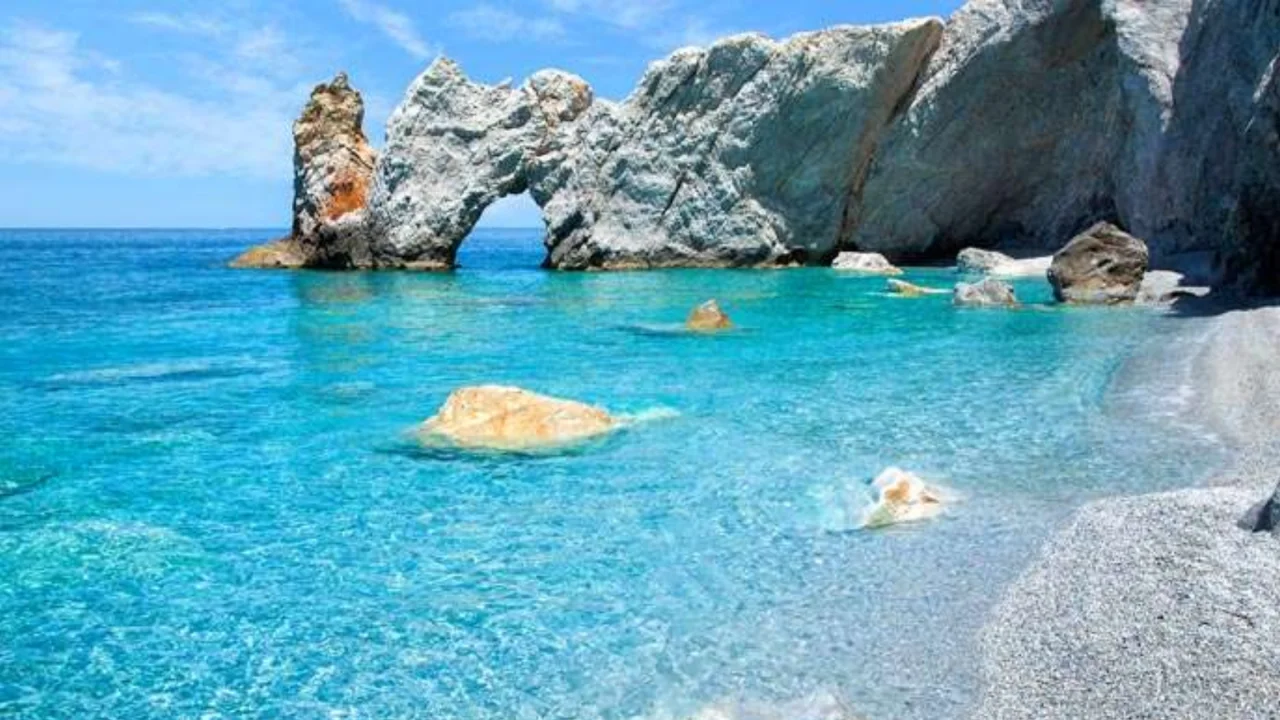 Skiathos – între mare, soare și tradiții