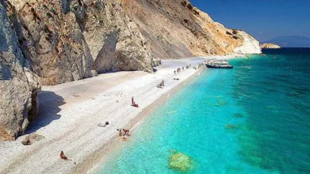 Skiathos – între mare, soare și tradiții