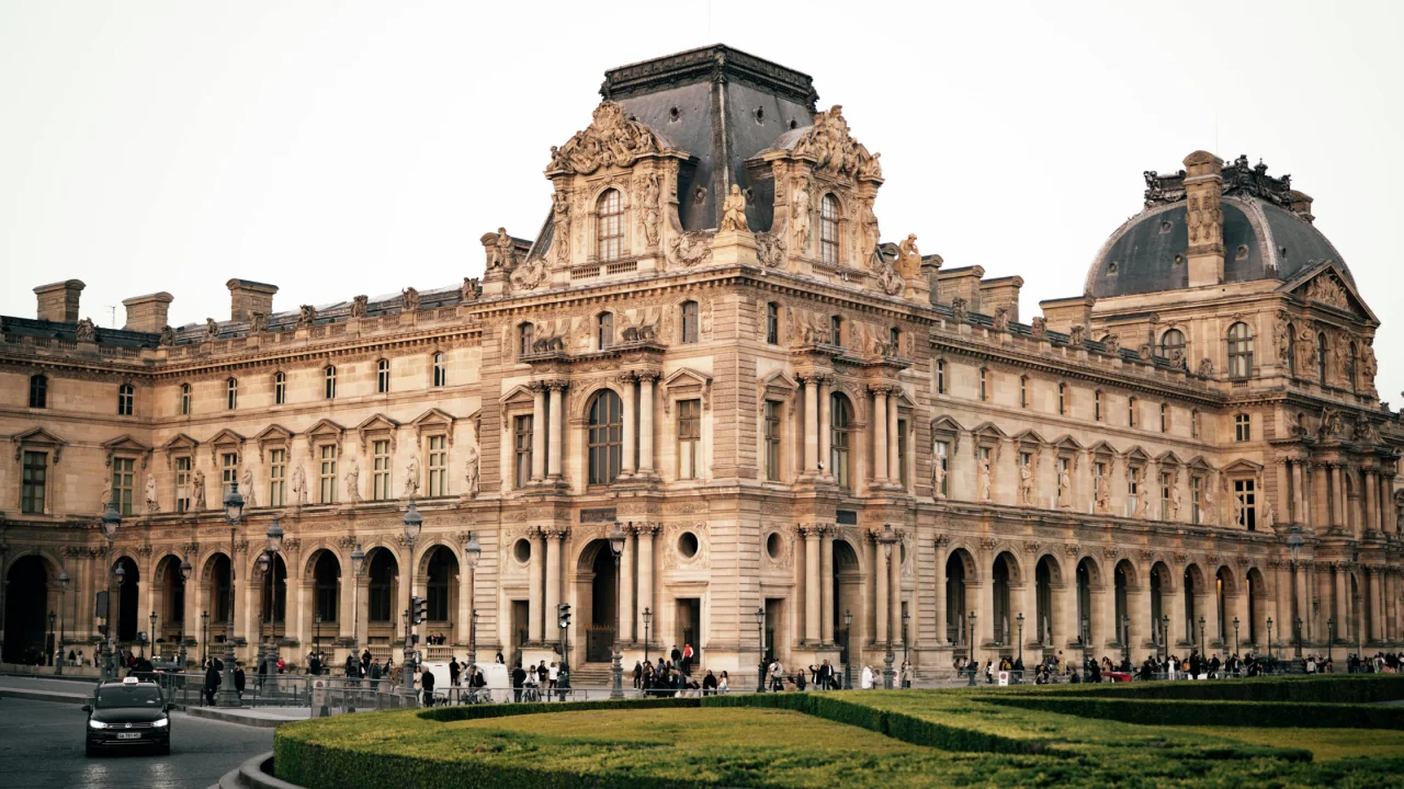 Muzeul Louvre